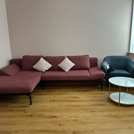 Schöne drei Raumwohnung. Hell,stilvoll, gemütlich. Borna Exterior foto